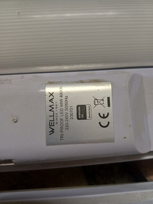 6 lampi Led.    .