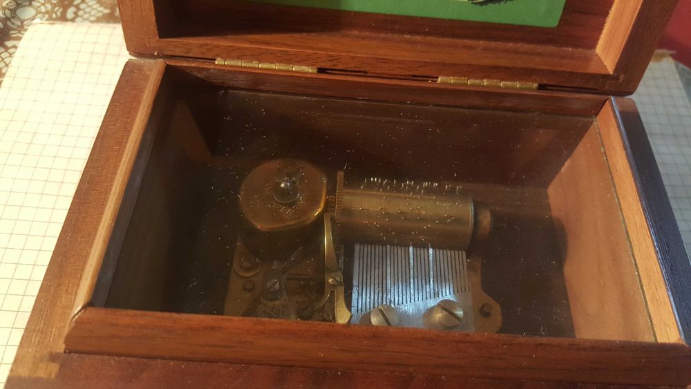 Музыкальная шкатулка