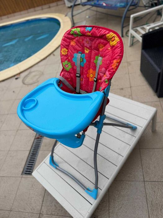 Scaun pentru servit masa bebe