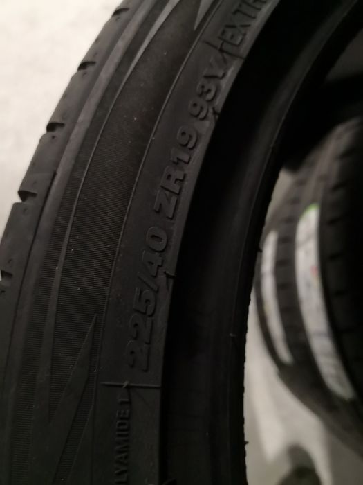 225 40 19 цола спорт пакет задни 255 35 19 nokian dot 23 24