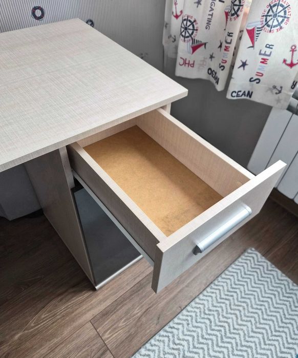 Ученическо бюро за детска стая