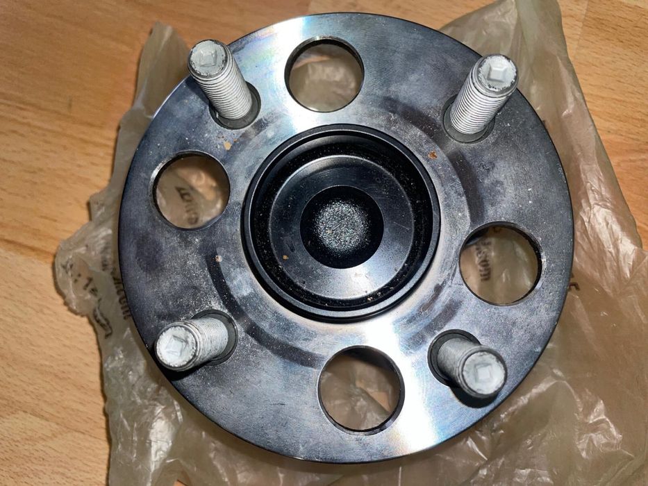 Butuc (set) rulment roata spate Toyota Yaris