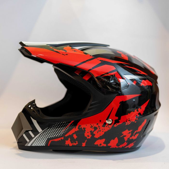 Каска подходяща за мотокрос , планински велосипед , ел. тротинетка