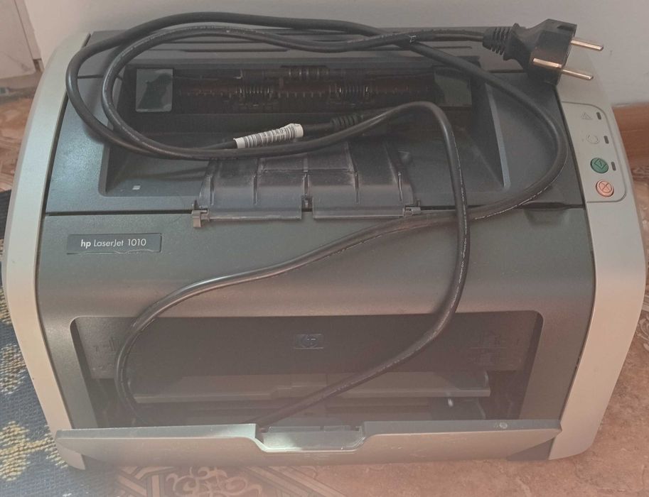 HP LaserJet 1010 — надежный принтер (без картриджа)