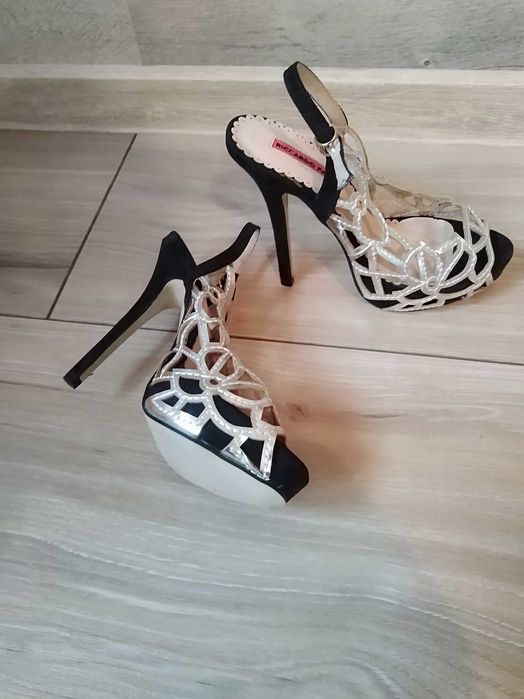 Дамски обувки с ток