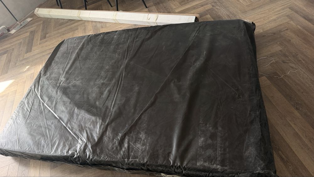 Продам новую Кровать 140*200