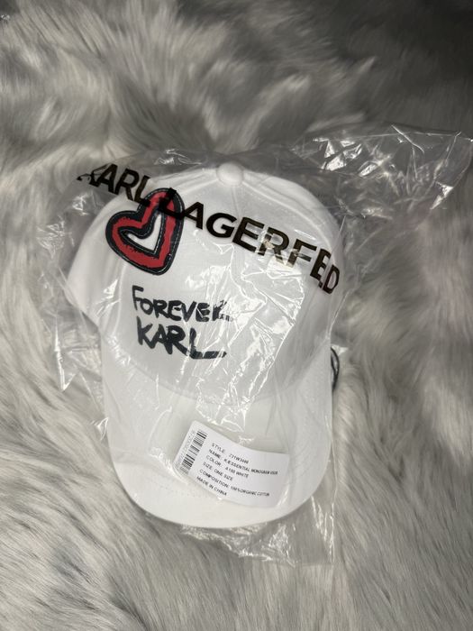 Дамски шапки с козирка Karl Lagerfeld