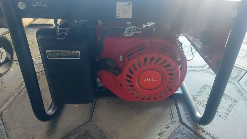 Продам бензиновый генератор новый