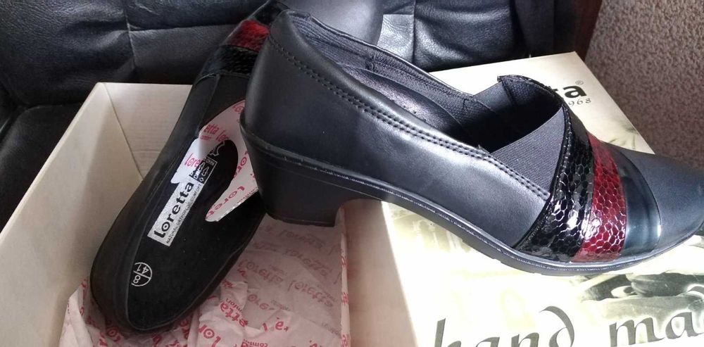 Дамски обувки на среден ток - черни