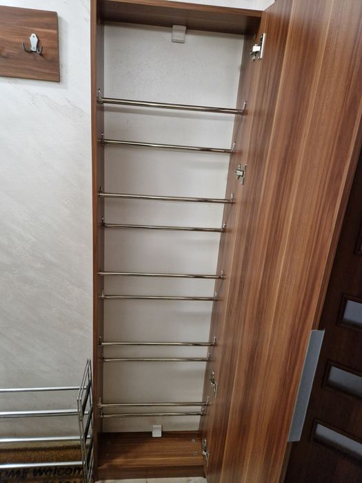 Шкаф за обувки и закачалка