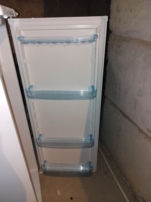 Холодильник Бирюса