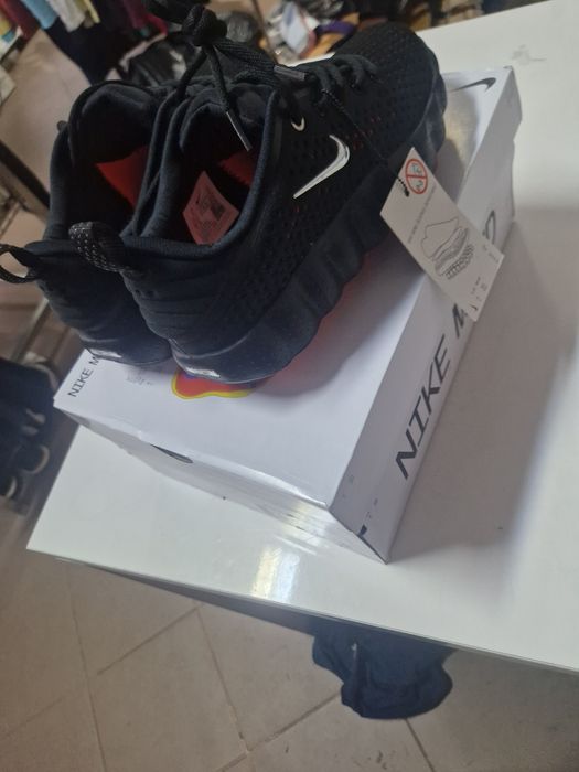 Vand Nike Mind ,nou cu eticheta nr 41 cu 26 cm