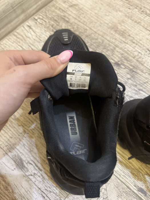 Продавам обувки flair