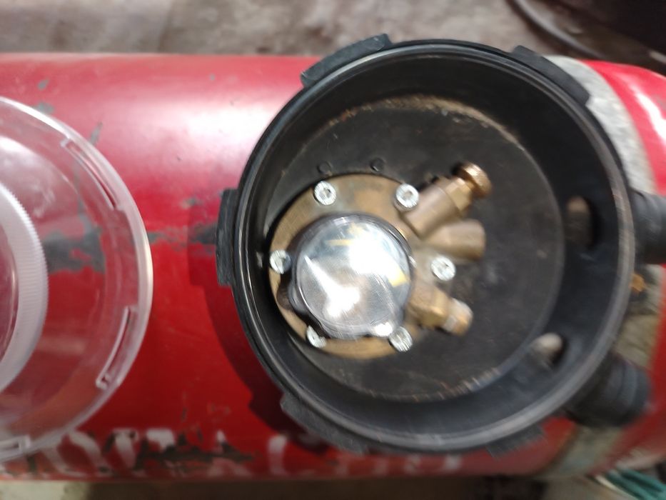 Продам газ балон на авто 65 литр