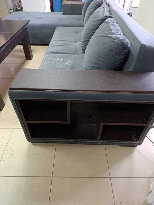 Продавам ъглов диван и разтегателна холна маса