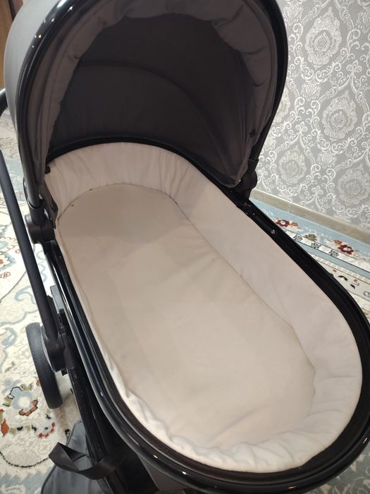 Коляска мен ходунок сатылады