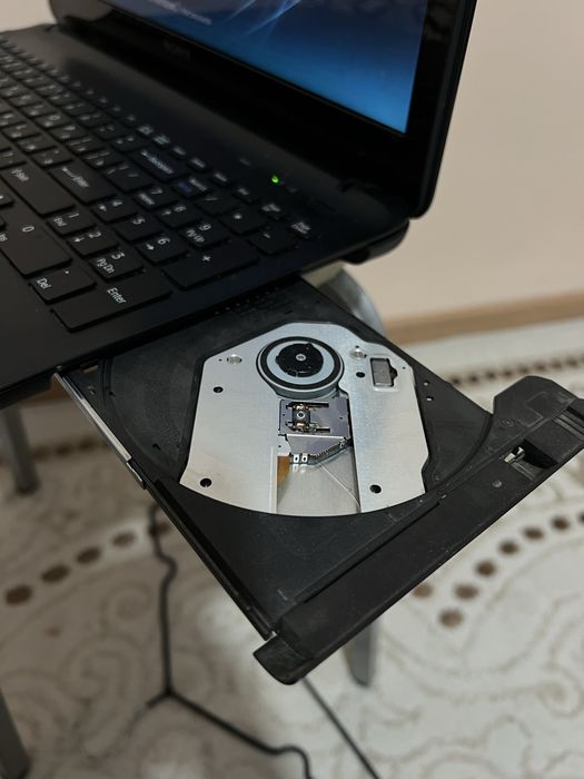 Продам срочно ноутбук