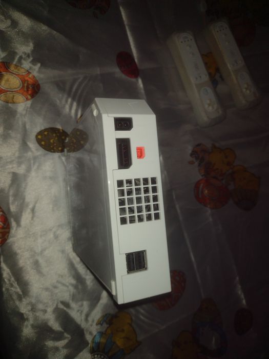 Nintendo wii със два контролера