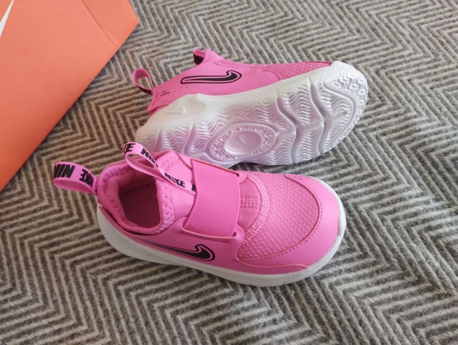Nike flex маратонки за момиче номер 23.5
