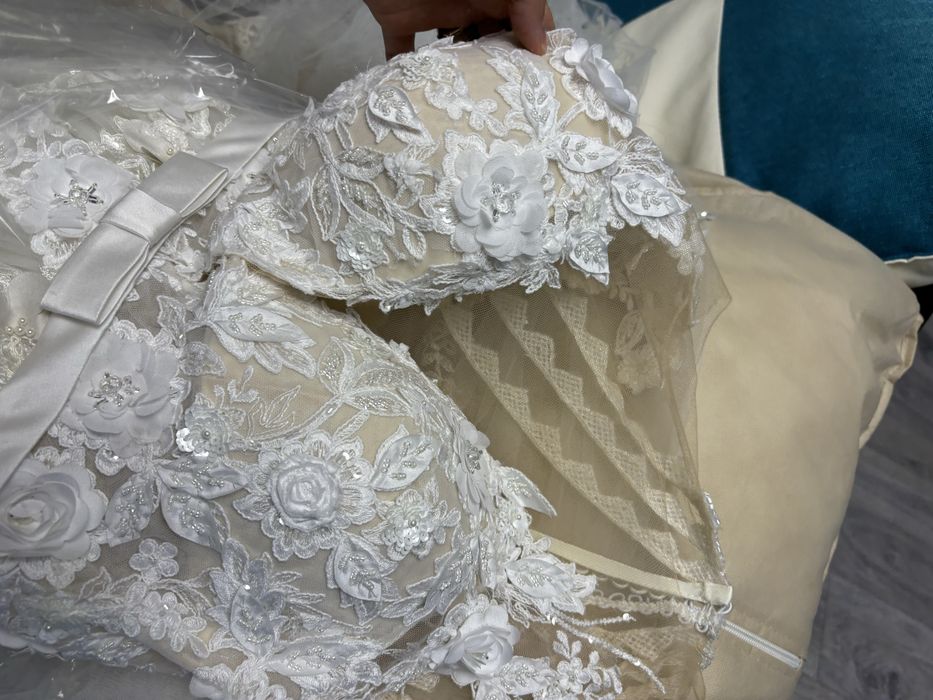 vand rochie mireasa+sandale mireasa marimea 36