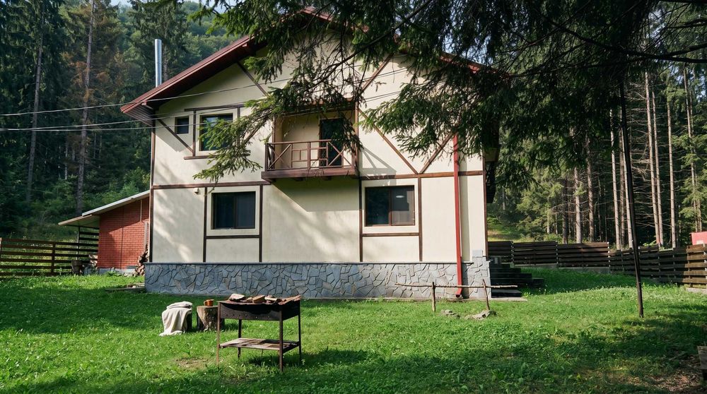 Cabană de vânzare — oaza ta de liniște, ascunsă în inima pădurii