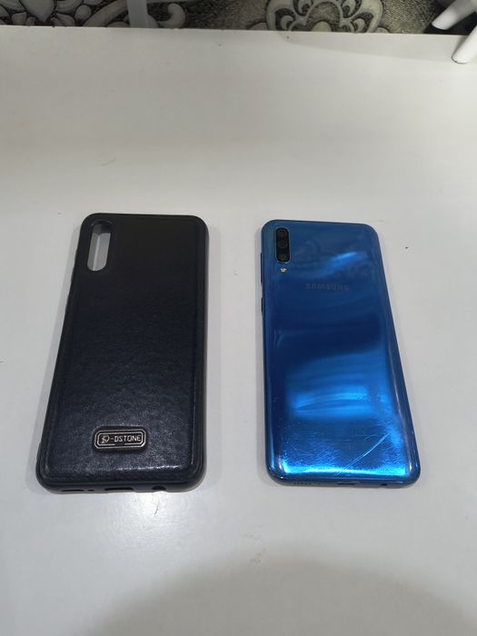 Самсунг А50 4/64