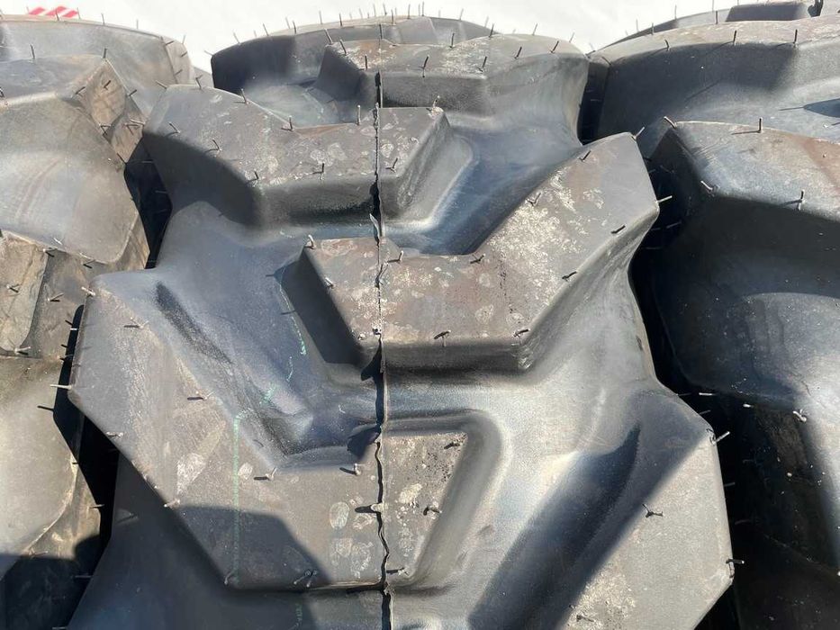 12.5/80-18 cu 12 pliuri cauciucuri noi industriale marca BKT pt buldo
