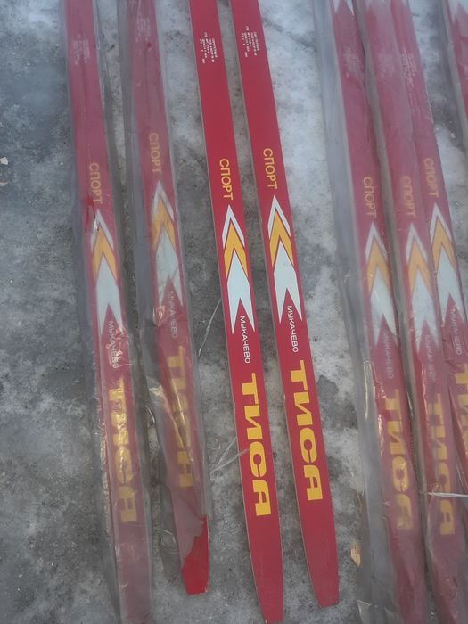 Продам лыжи новые