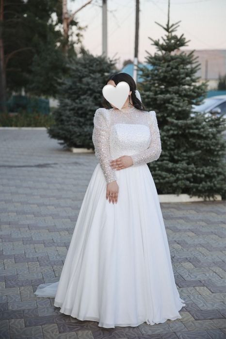 Продам свадебное платье и камзол