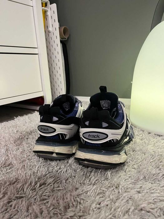 Balenciaga track