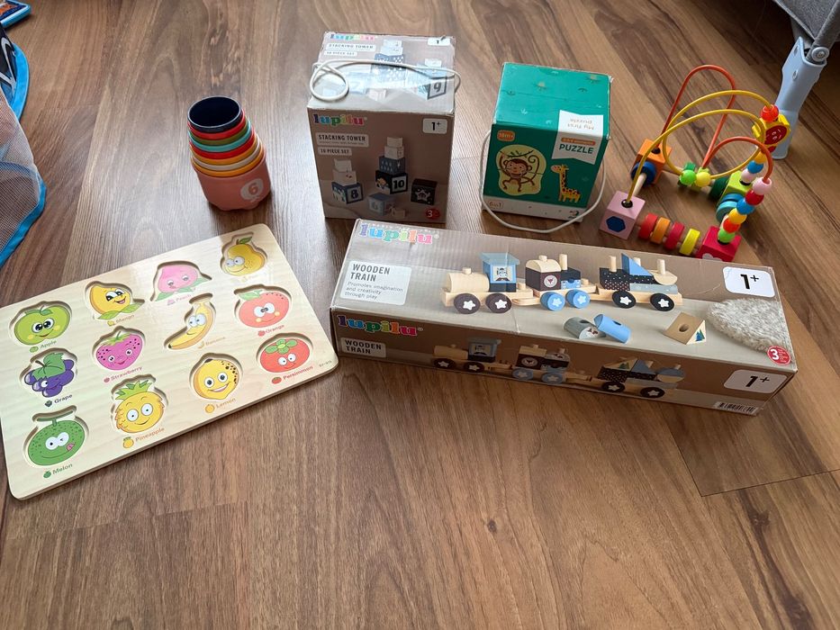 Лот с играчки за деца