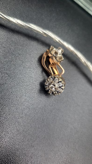 Продам серьги с бриллиантами