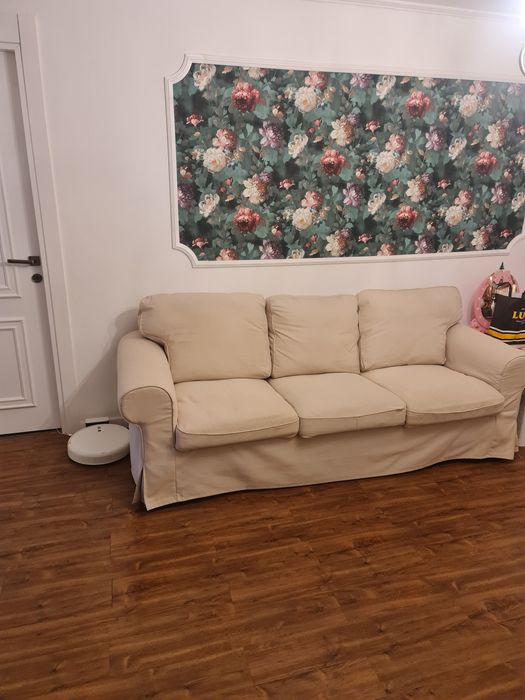 Vând canapea ikea
