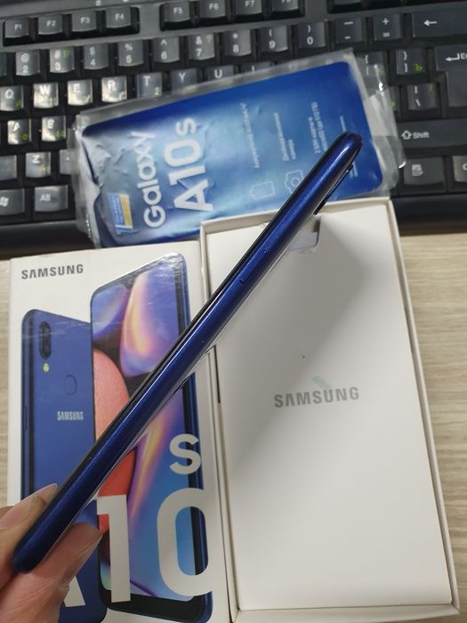 Samsung A10S 32Gb новый