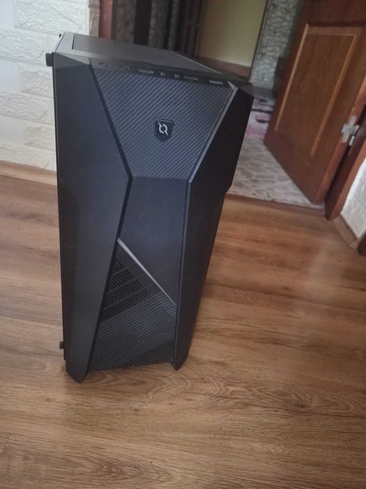 PC Gaming Ușor Negociabil | RTX 3050 8GB | i5 9600K | 32GB RAM | Răcire Lichid
