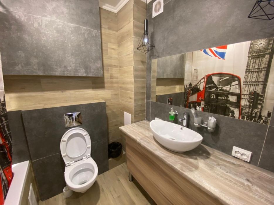 Сдам 1 ком. дизайнерскую квартиру центр ярмарка вокзал артур почасам