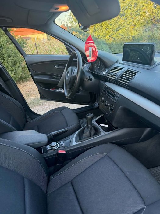 Vând BMW Seria 1.