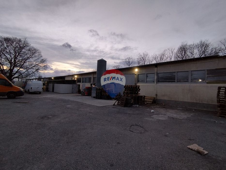 Дава се под наем Промишлена сграда в Варна, Западна промишлена зона - 1000 кв.м за 3000 € - Снимка #5