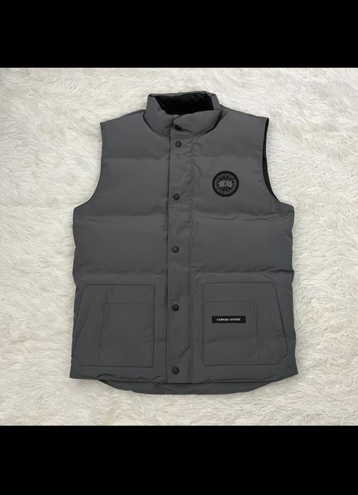 Продам парку безрукавку Canada goose