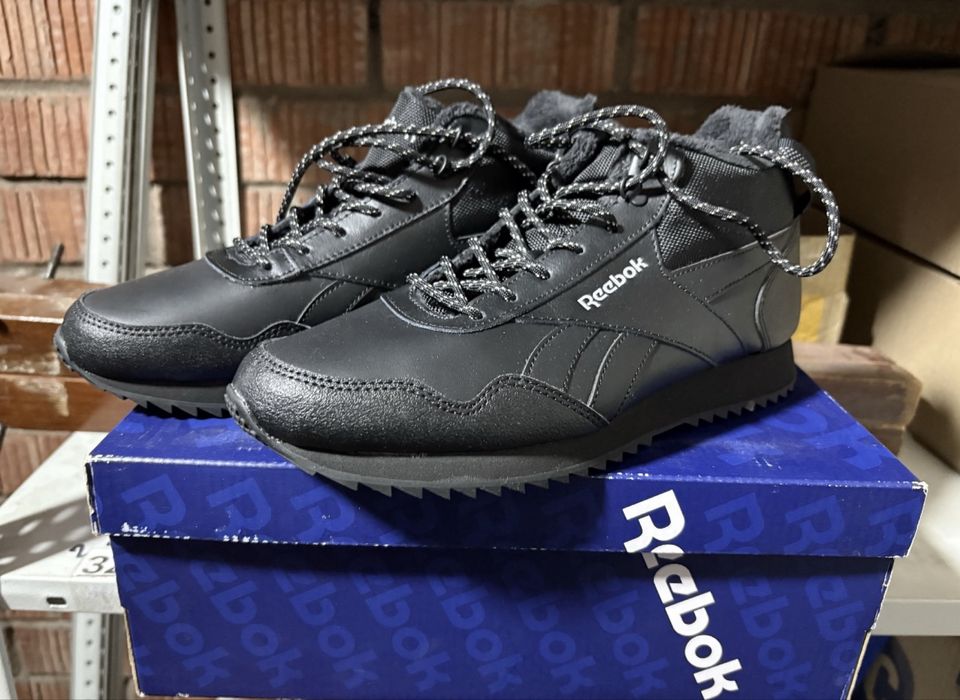 Зимние кроссовки кроссовки Reebok