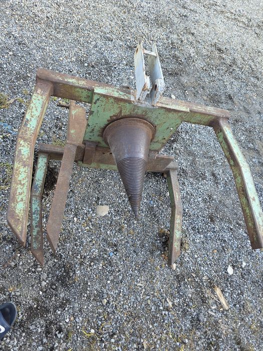 Sapargator lemn in tiranti la tractor tip Burghiu 2x bucati