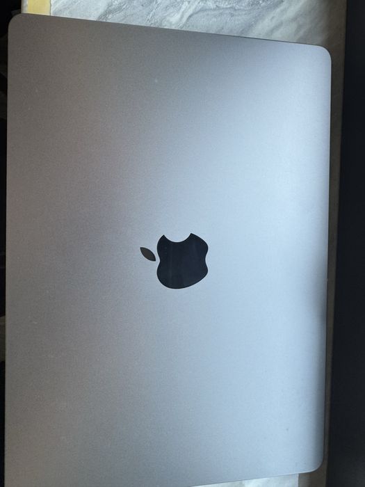 MacBook Air M2 8/256 GB