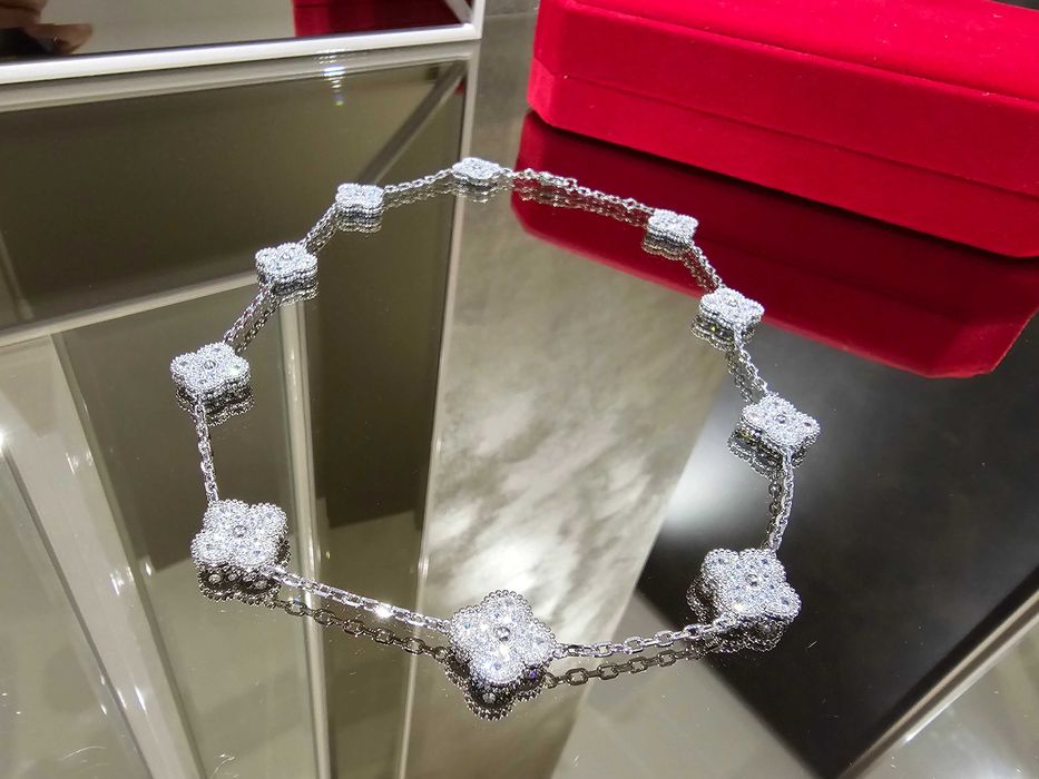 Van Cleef & Arpels VCA Silver Diamond Alhambra 10 Motifs Дамско Колие