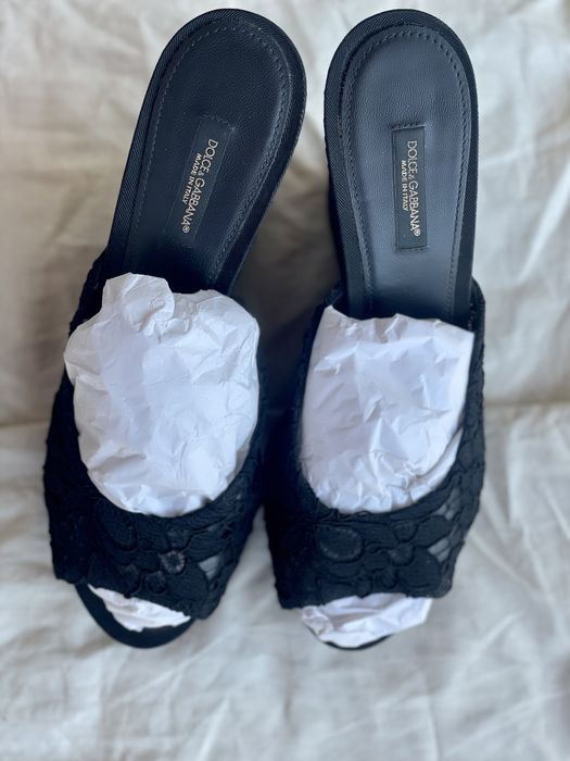 Продам босоножки Дольче Габбана оригинал