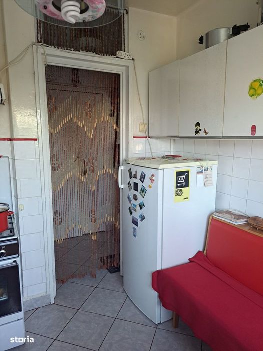 Apartament cu 2 camere etaj 3 din 4 zona P-ța București-Gara Centrală