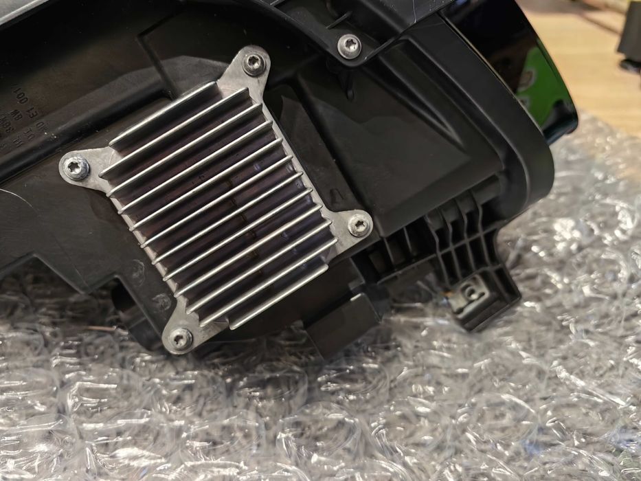 Фар за Tesla Model 3 / Y / Фар за Tesla Модел 3 / У