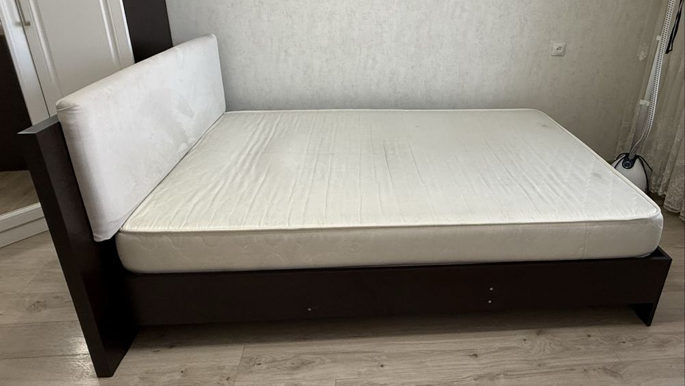 Продам кровать + матрас +покрывало