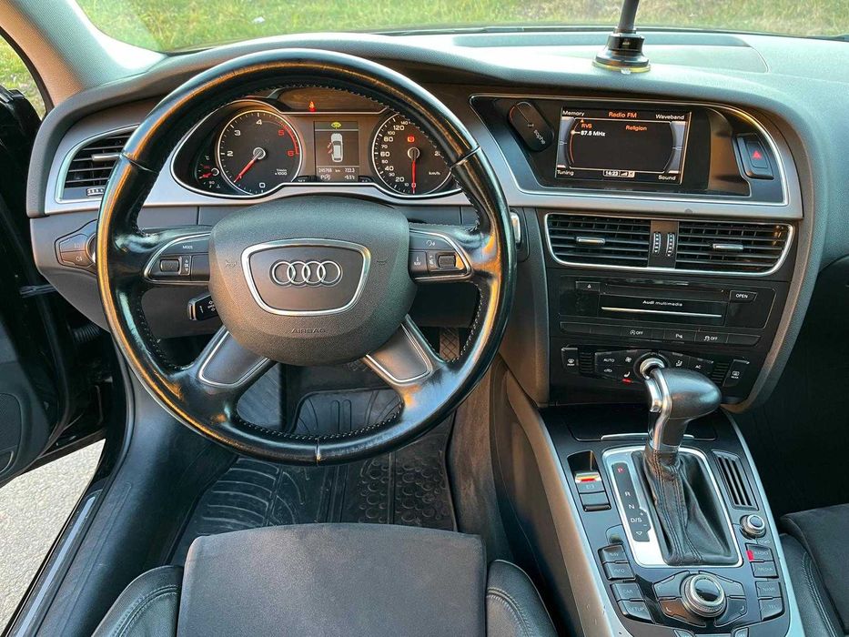 Audi - A4 - B8,5 - Panoramic - Automat