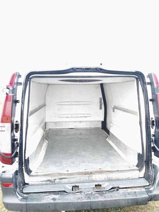 Mercedes Vito 2.2  an fabriacatie 2005 cu FRIG