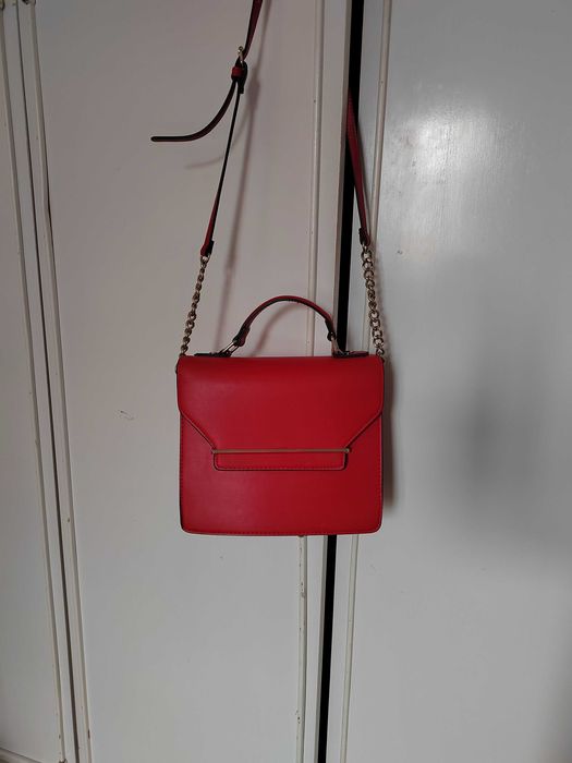 Дамска чанта през рамо в червен цвят, малка